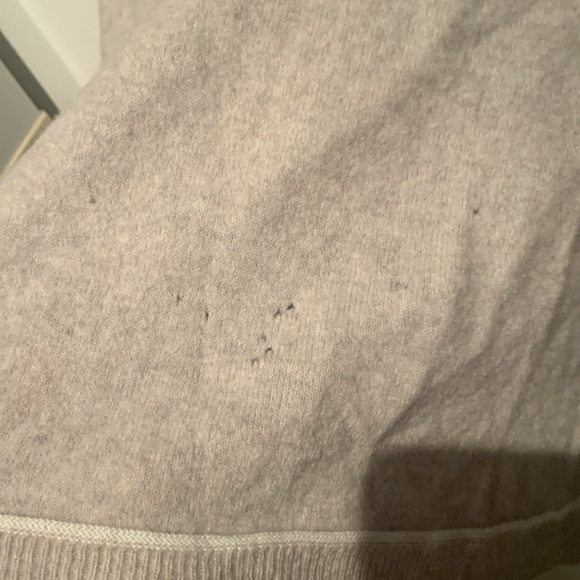 Beautiful Pure Ultra Soft Cream Cashmere V Neck Sweater Joie SZ Small 😍 - Picture 5 of 7